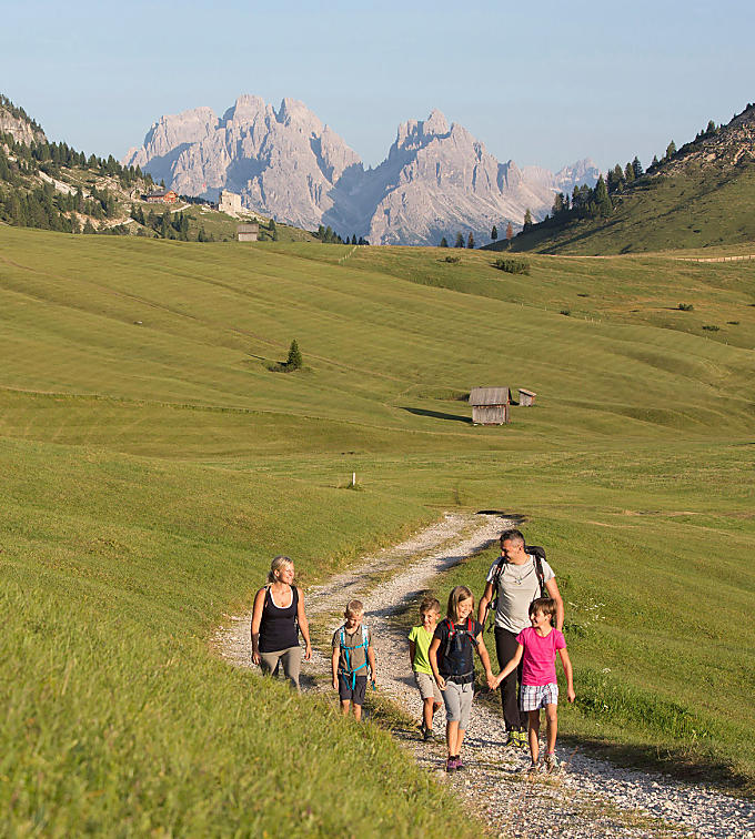Prato Piazza nelle Dolomiti - Alto Adige Alpe di Prato Piazza: un paradiso verde